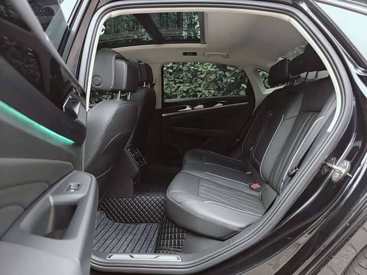 Фото 16 - Volkswagen Passat