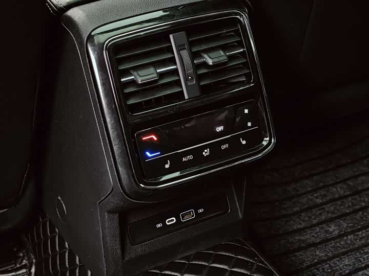 Фото 20 - Volkswagen Passat