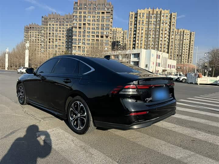 Фото 11 - Honda Accord