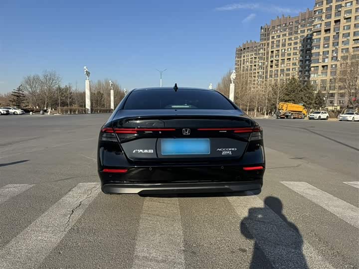 Фото 12 - Honda Accord