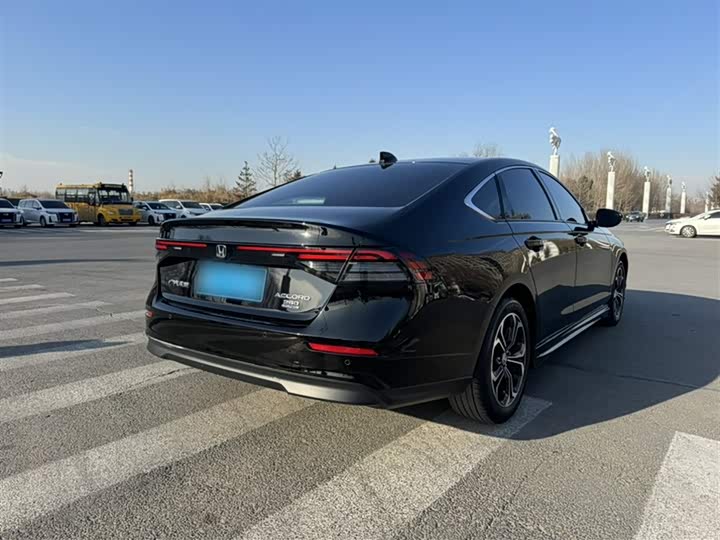 Фото 14 - Honda Accord