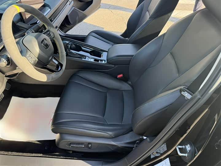 Фото 15 - Honda Accord