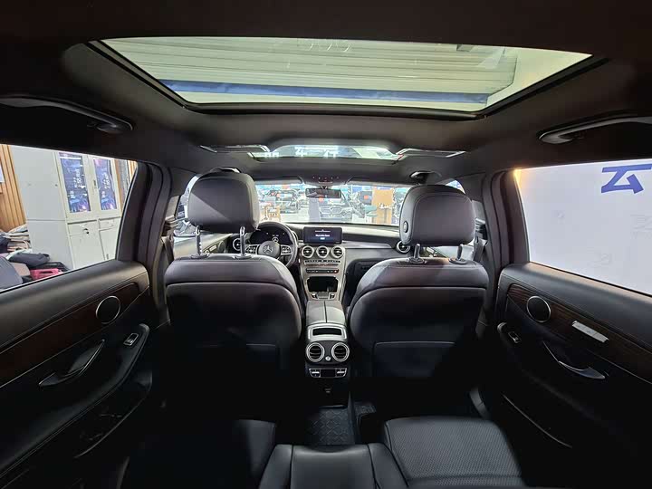 Фото 10 - Mercedes-Benz GLC-Class