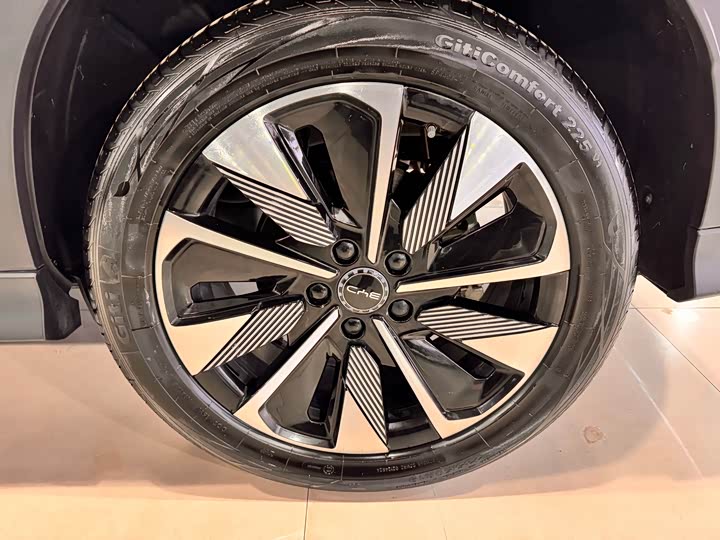 Фото 11 - BYD Song Plus Hybrid/EV