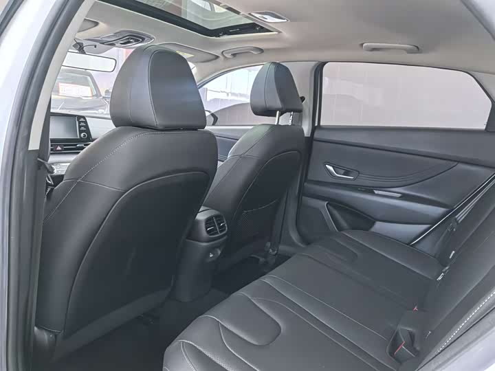 Фото 13 - Hyundai Elantra N line