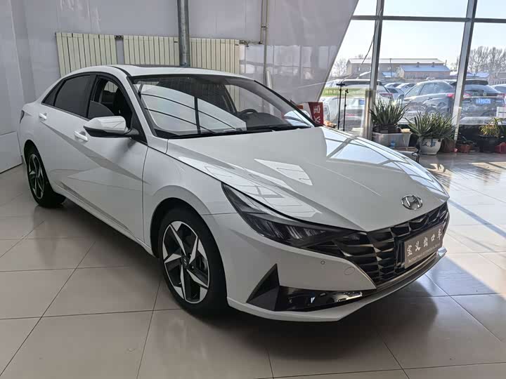 Фото 3 - Hyundai Elantra N line
