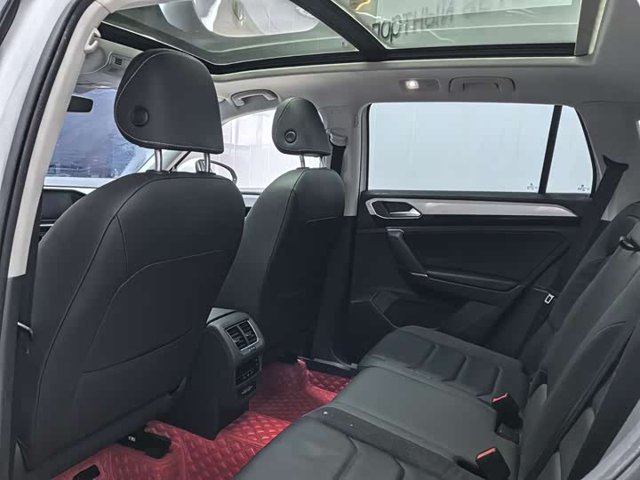 Фото 14 - Volkswagen Tayron