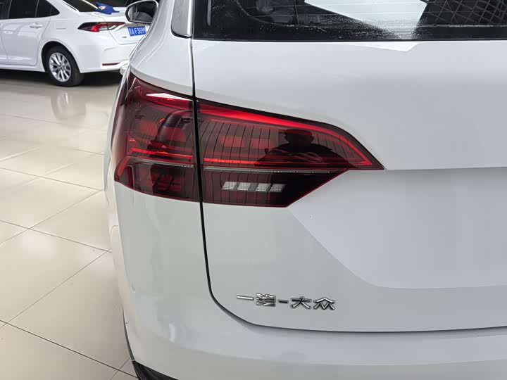 Фото 15 - Volkswagen Tayron