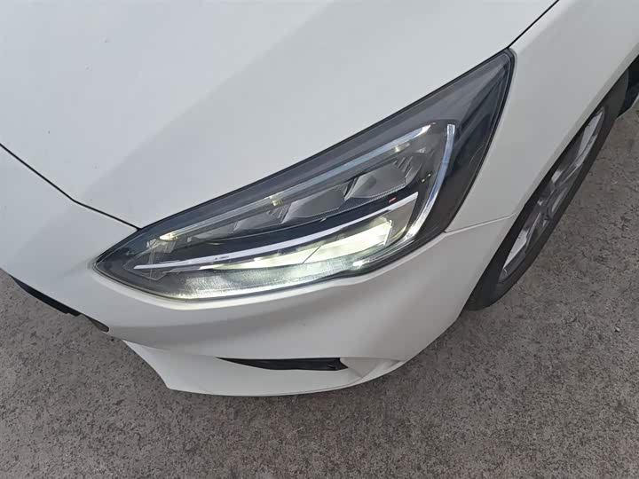 Фото 24 - Ford Focus