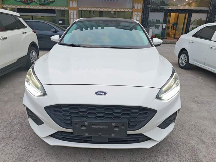 Фото 3 - Ford Focus