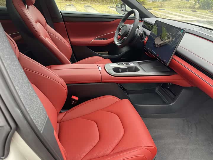 Фото 15 - Xiaomi SU7