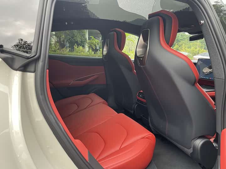 Фото 16 - Xiaomi SU7