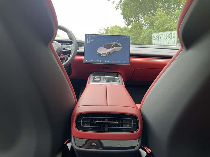 Фото 17 - Xiaomi SU7