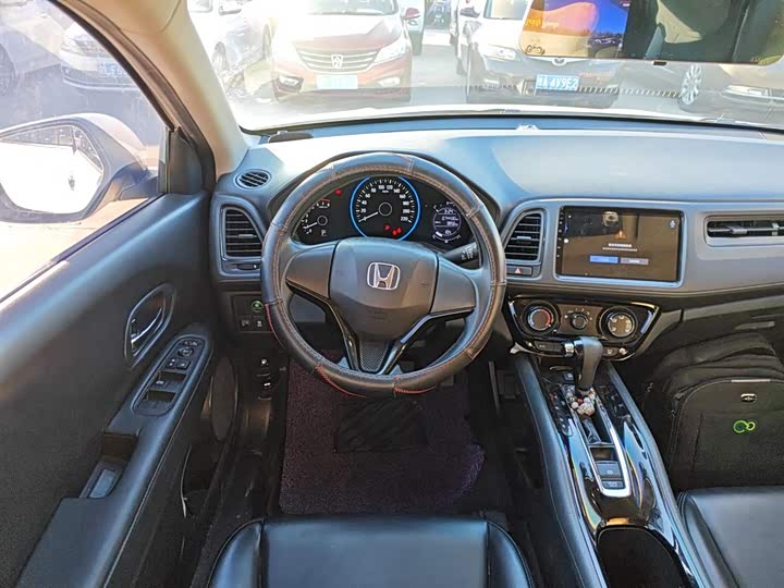 Фото 11 - Honda Vezel
