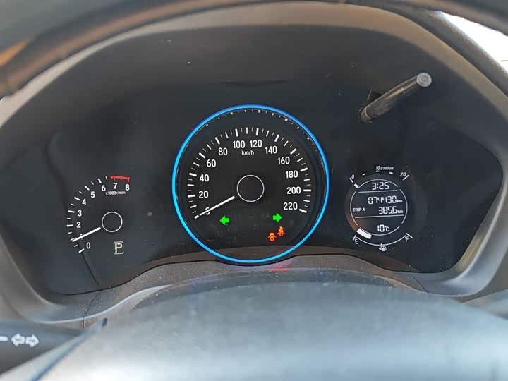 Фото 12 - Honda Vezel