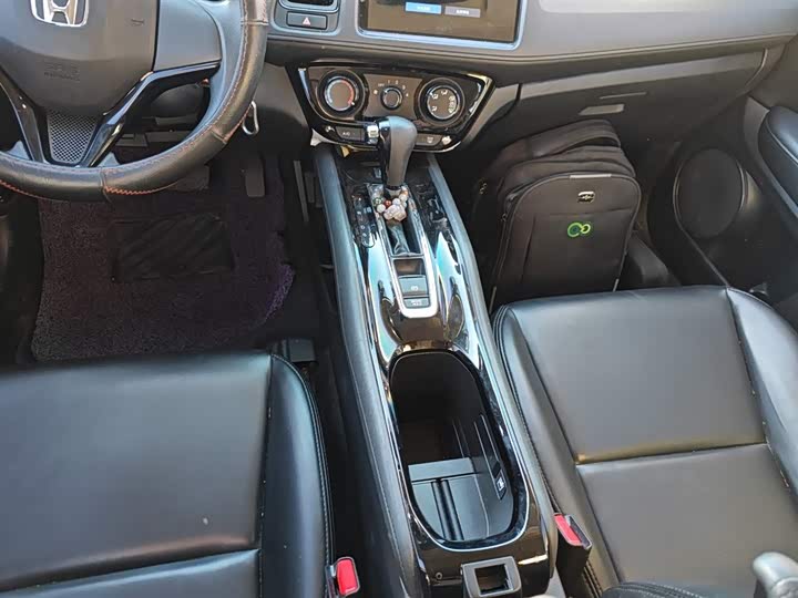 Фото 14 - Honda Vezel