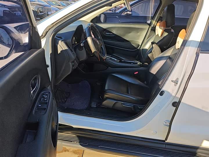 Фото 16 - Honda Vezel