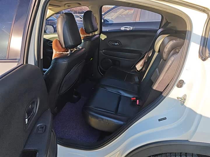 Фото 17 - Honda Vezel