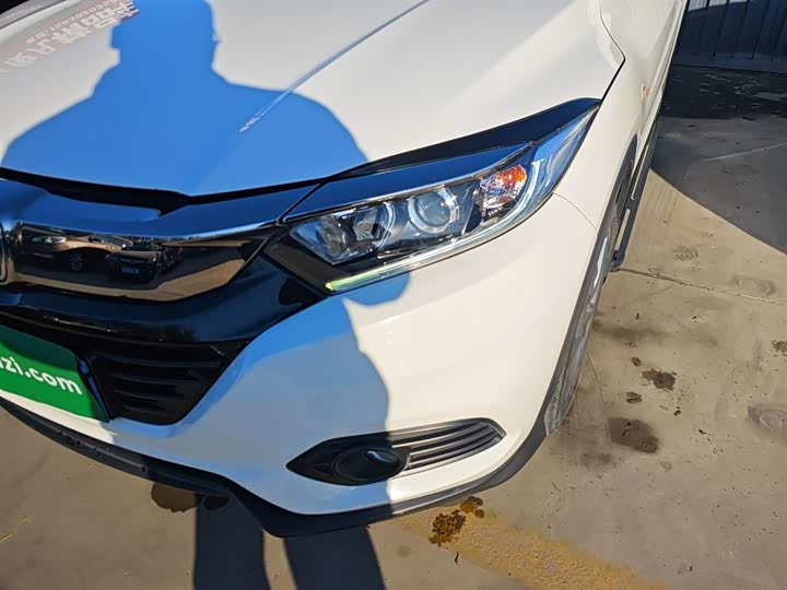 Фото 24 - Honda Vezel