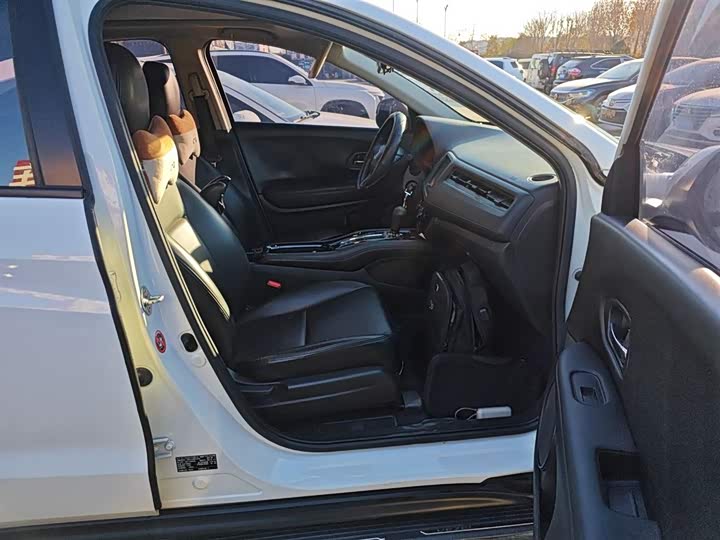 Фото 25 - Honda Vezel