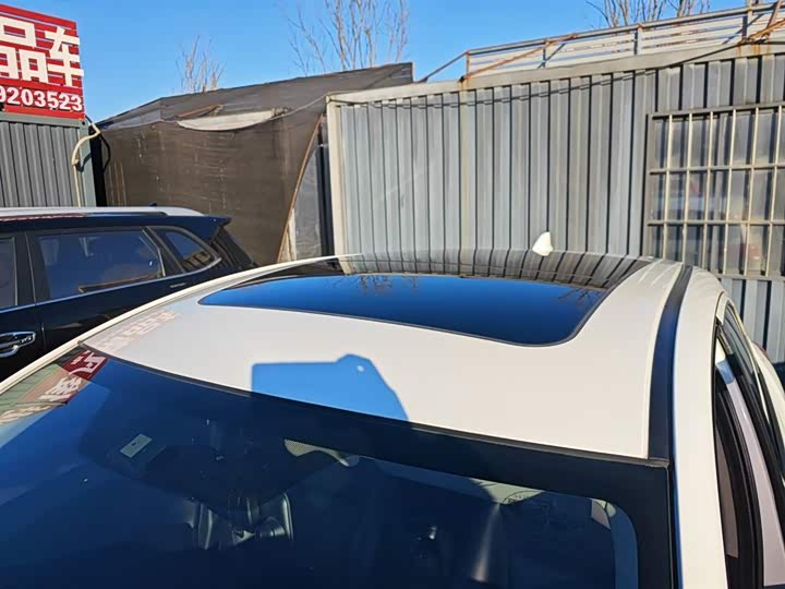 Фото 27 - Honda Vezel