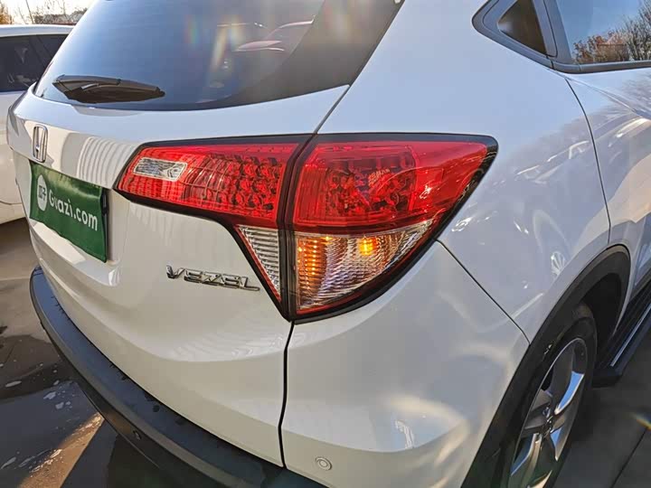 Фото 8 - Honda Vezel