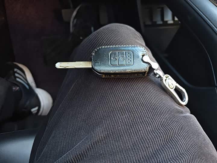 Фото 9 - Honda Vezel