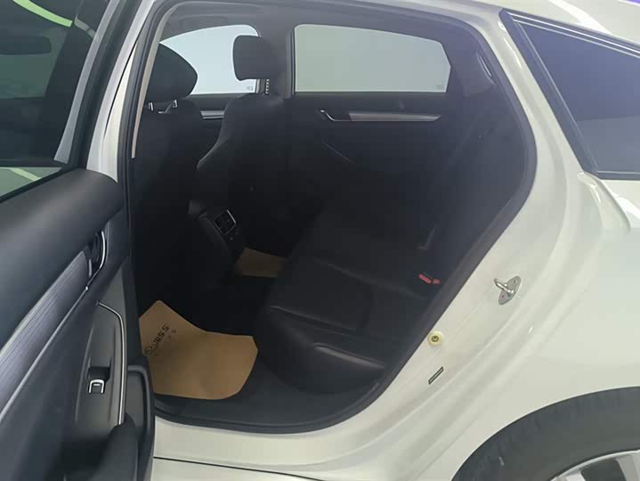 Фото 11 - Honda Accord