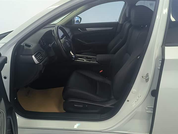 Фото 9 - Honda Accord