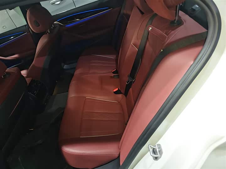 Фото 17 - BMW 5 Series