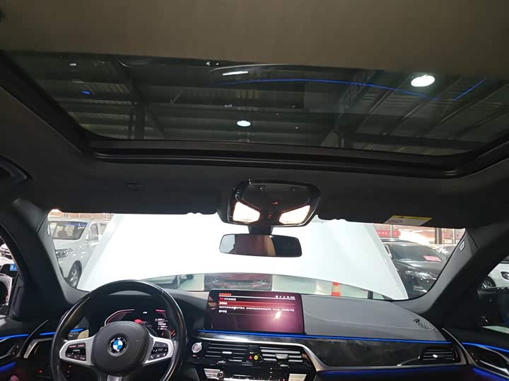 Фото 18 - BMW 5 Series