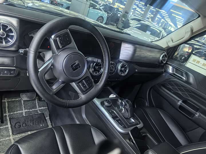 Фото 4 - Tank 300