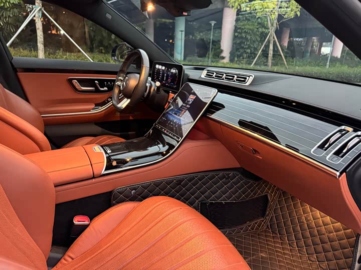 Фото 14 - Mercedes-Benz S-Class