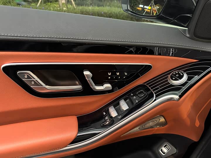 Фото 15 - Mercedes-Benz S-Class