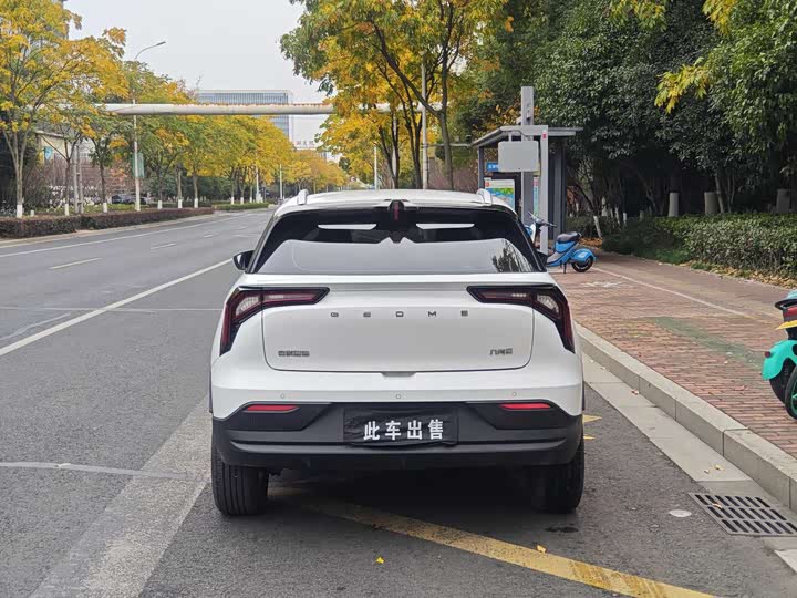 Фото 6 - Geely Geometry E Firefly