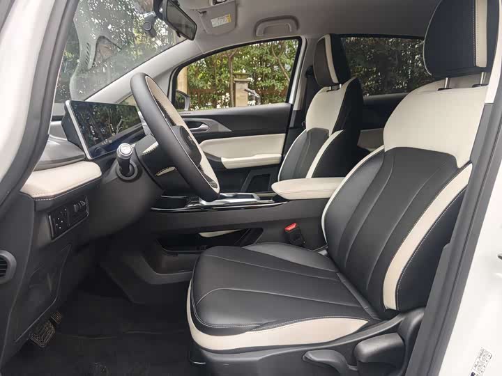 Фото 9 - Geely Geometry E Firefly