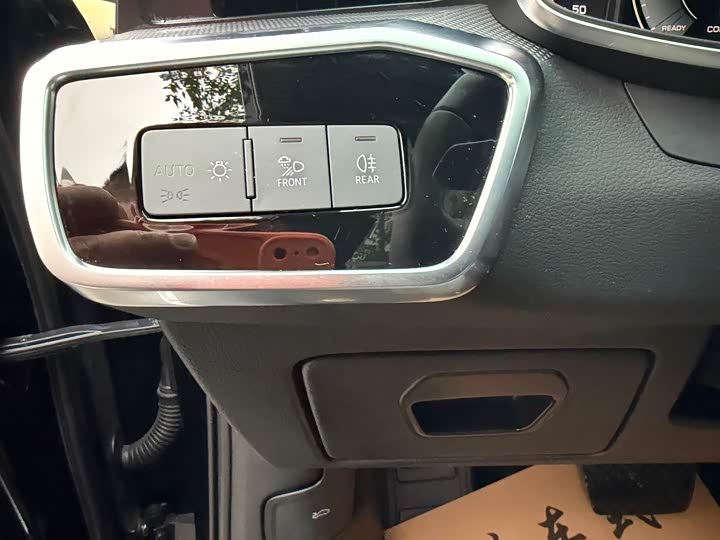 Фото 16 - Audi A6L