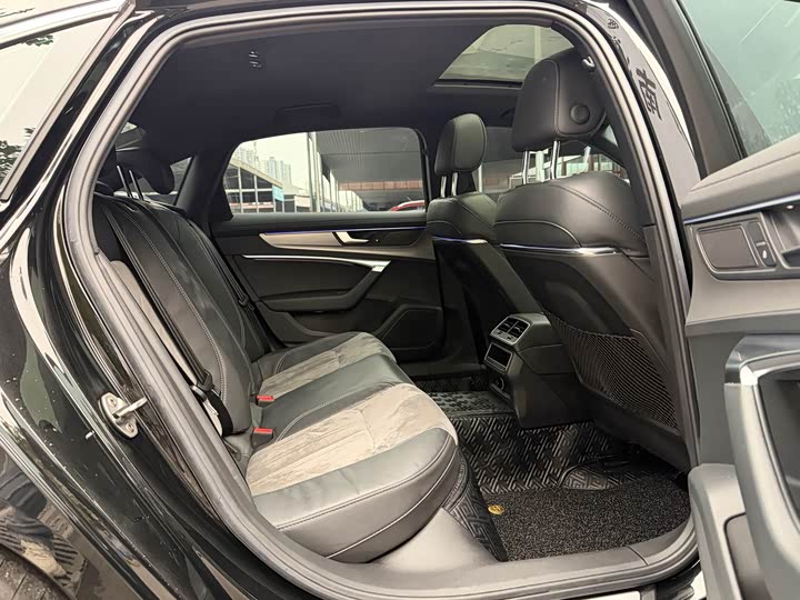 Фото 6 - Audi A6L