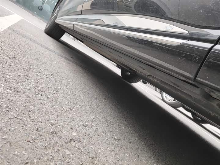 Фото 22 - Hongqi HQ9