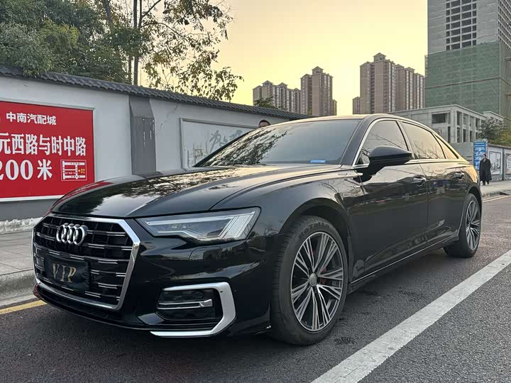Фото 1 - Audi A6L