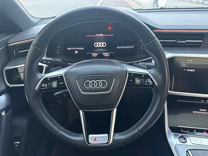 Фото 13 - Audi A6L