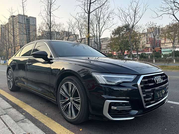 Фото 3 - Audi A6L