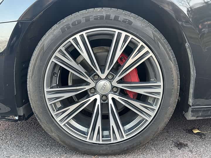 Фото 8 - Audi A6L