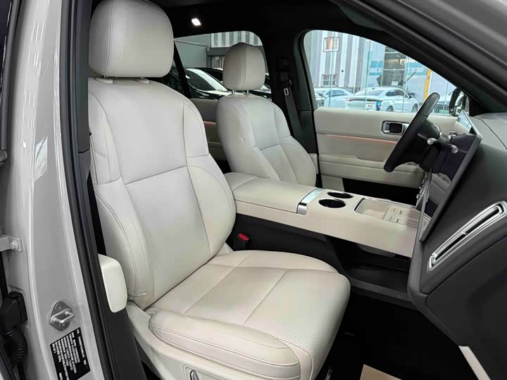 Фото 10 - LiXiang L6