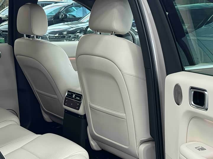 Фото 11 - LiXiang L6