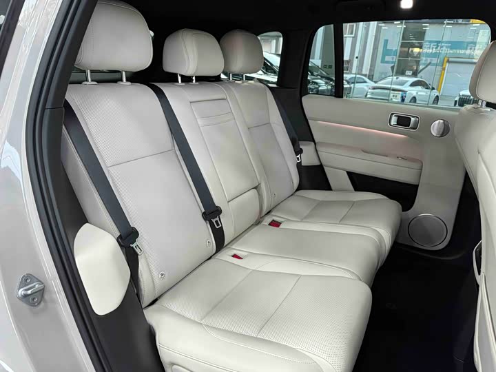 Фото 12 - LiXiang L6