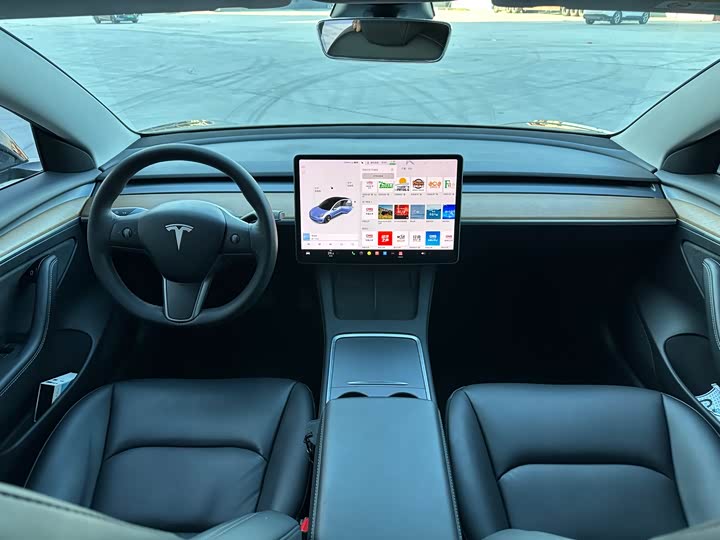 Фото 5 - Tesla Model 3