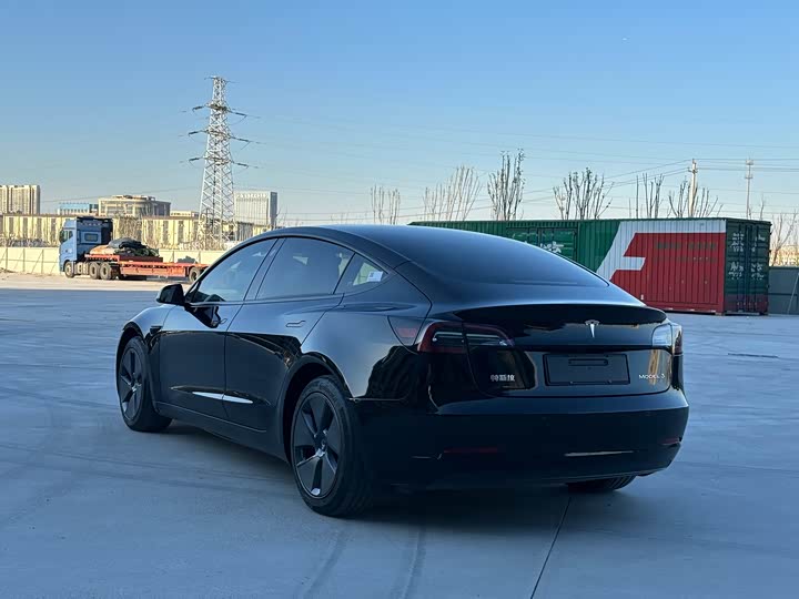 Фото 7 - Tesla Model 3