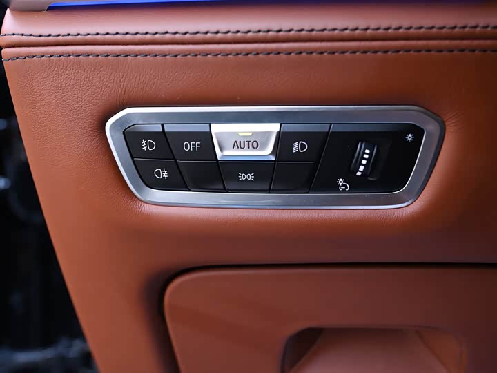 Фото 12 - BMW X7