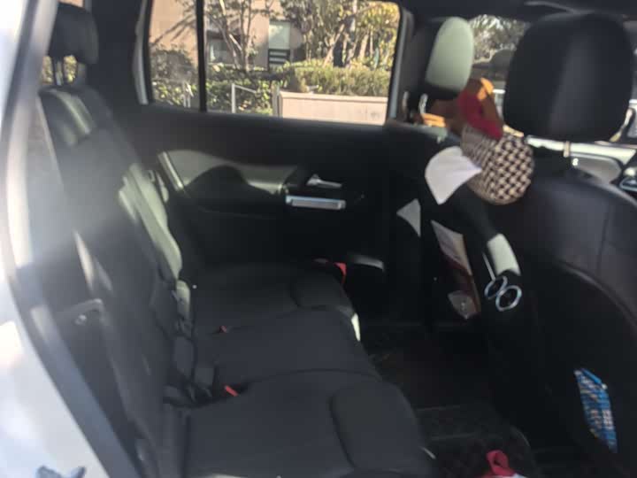 Фото 6 - Mercedes-Benz GLB-Class